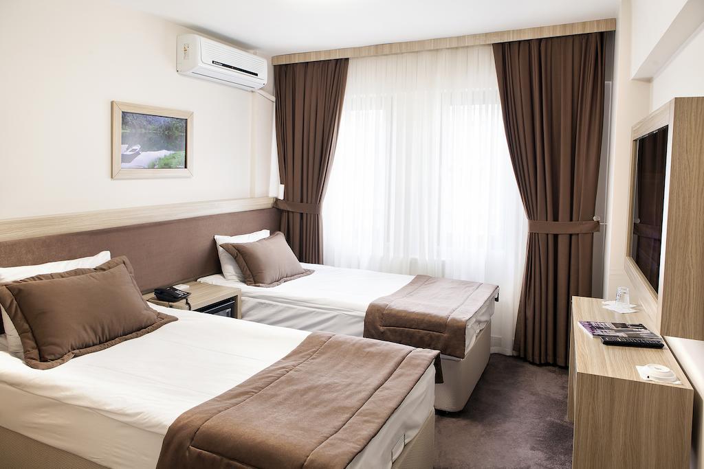 Hotel Emge اسطنبول الغرفة الصورة
