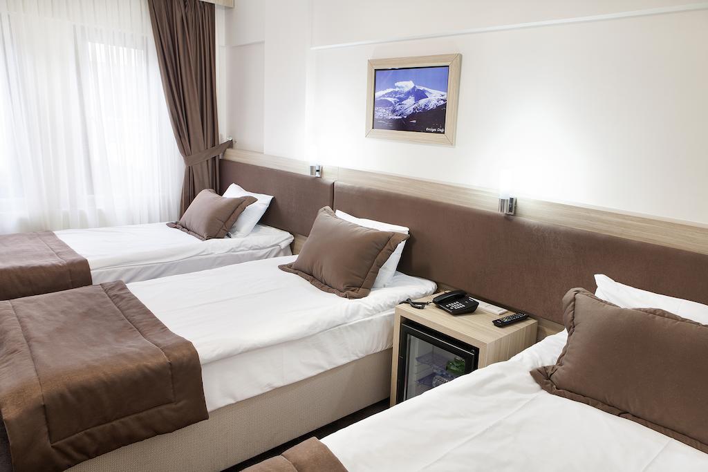 Hotel Emge اسطنبول الغرفة الصورة