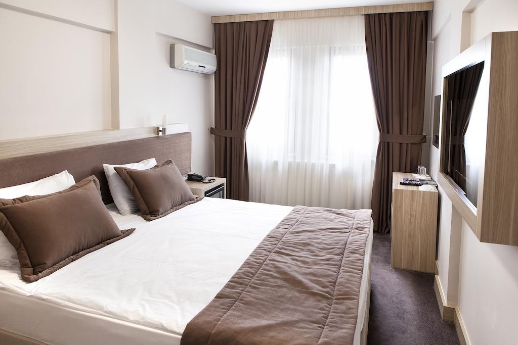 Hotel Emge اسطنبول الغرفة الصورة